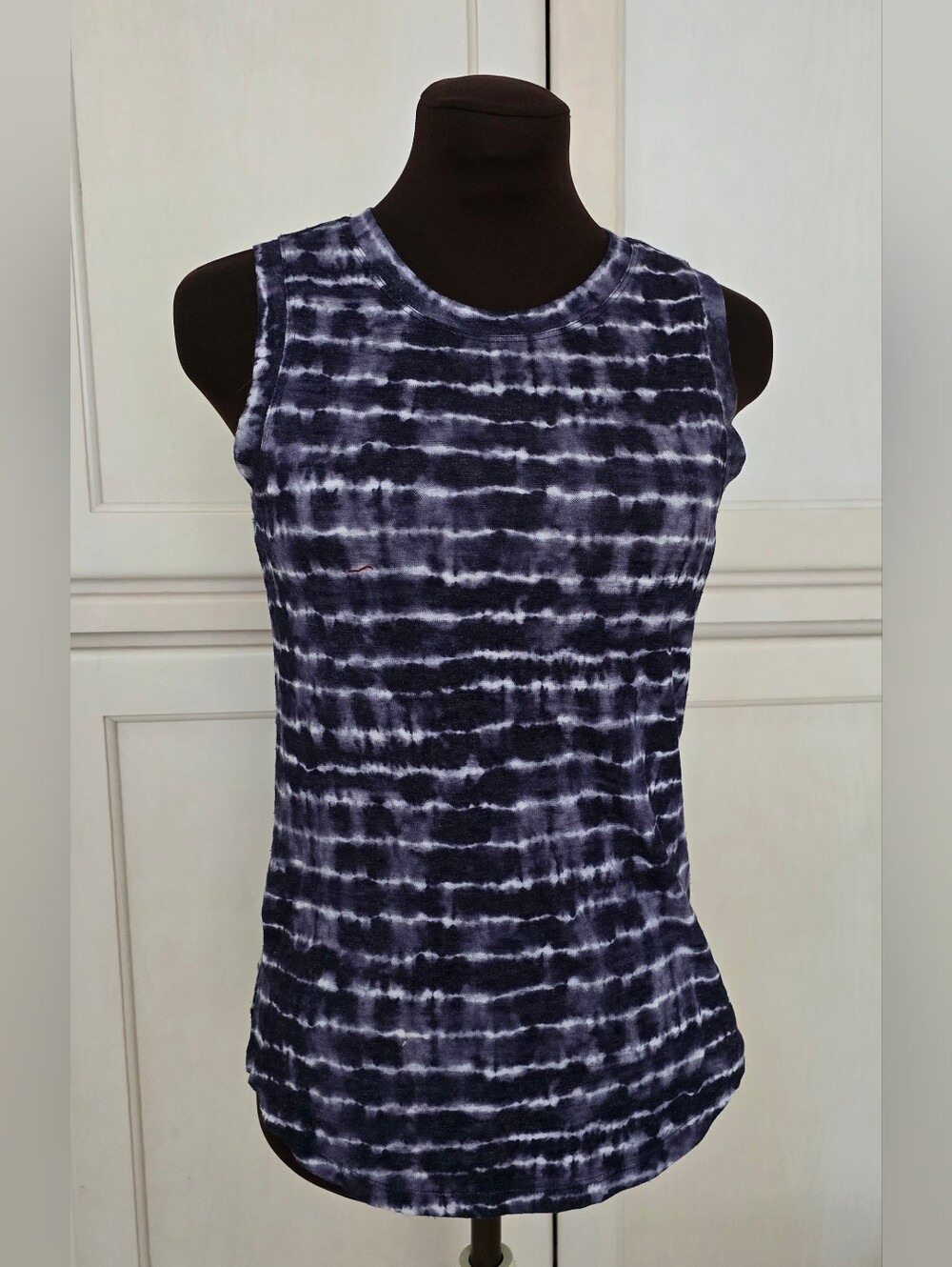 Athleta Navy & White Tie-Dye Crewneck Tank